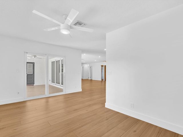 3264 Lakeview Drive, Delray Beach, FL 33445