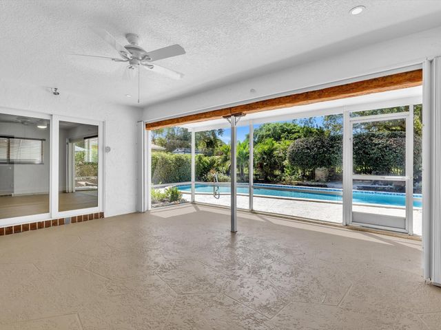 3264 Lakeview Drive, Delray Beach, FL 33445