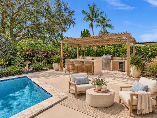 3264 Lakeview Drive, Delray Beach, FL 33445