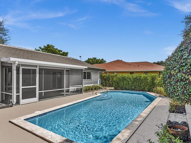 3264 Lakeview Drive, Delray Beach, FL 33445