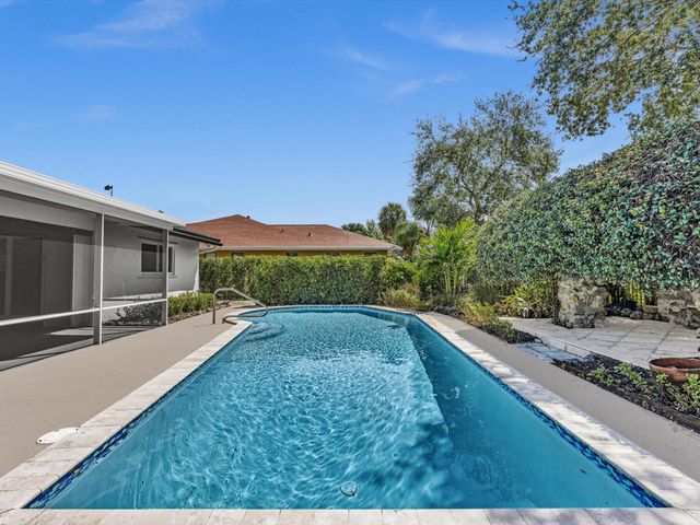 3264 Lakeview Drive, Delray Beach, FL 33445