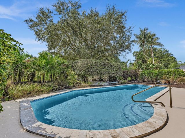 3264 Lakeview Drive, Delray Beach, FL 33445