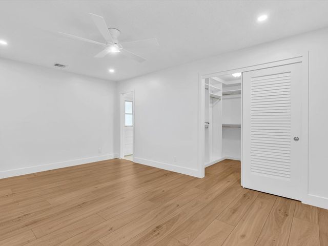 3264 Lakeview Drive, Delray Beach, FL 33445