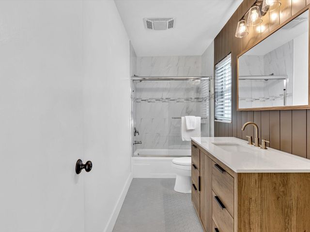 3264 Lakeview Drive, Delray Beach, FL 33445