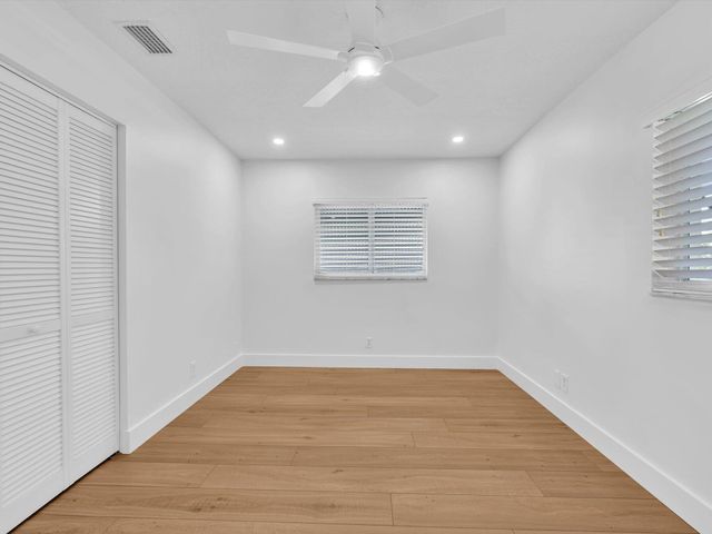 3264 Lakeview Drive, Delray Beach, FL 33445