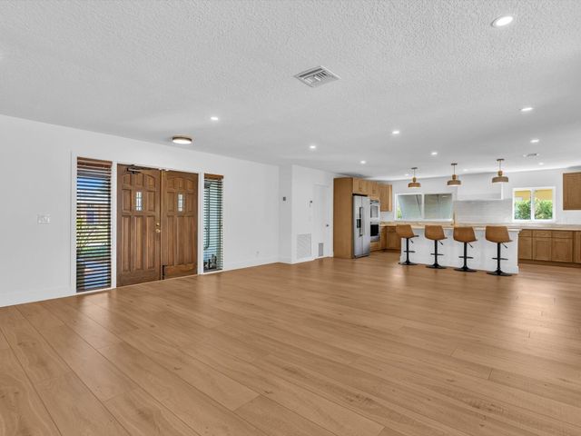 3264 Lakeview Drive, Delray Beach, FL 33445