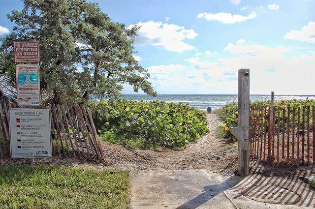 3264 Lakeview Drive, Delray Beach, FL 33445