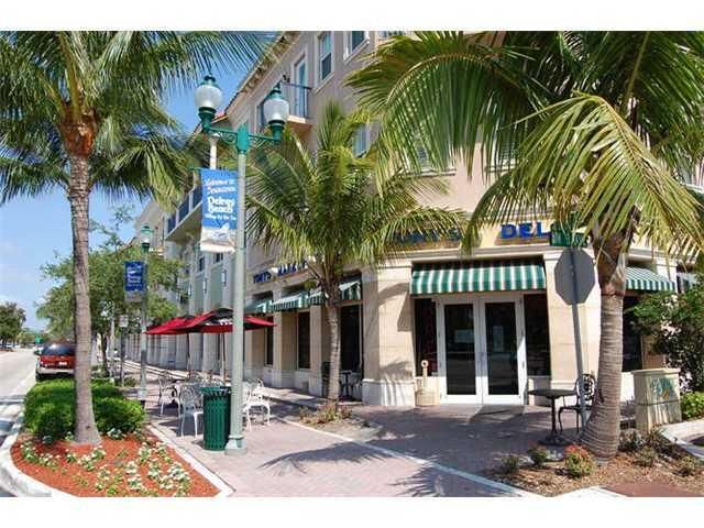 3264 Lakeview Drive, Delray Beach, FL 33445