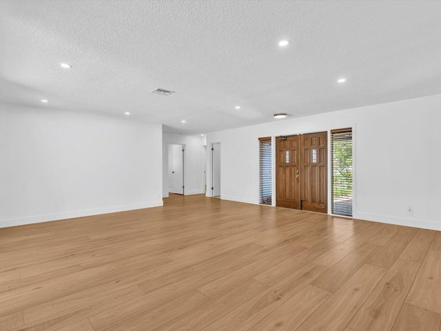 3264 Lakeview Drive, Delray Beach, FL 33445