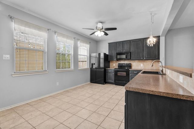 2131 Kemah Village Drive, Kemah, TX 77565