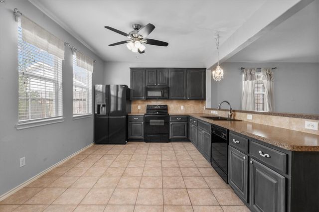 2131 Kemah Village Drive, Kemah, TX 77565