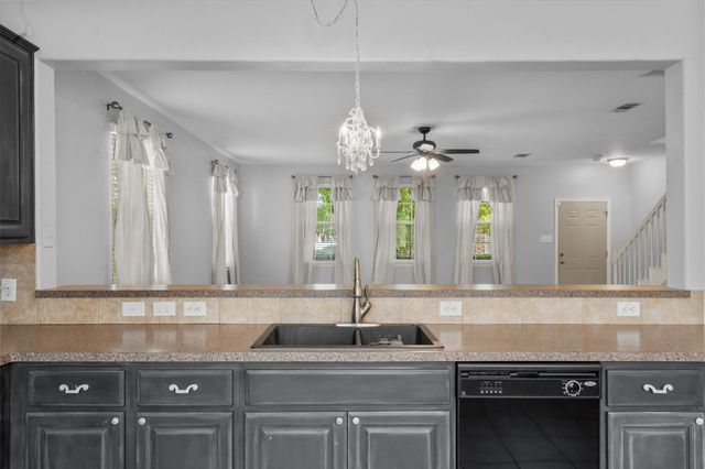 2131 Kemah Village Drive, Kemah, TX 77565