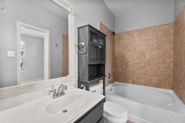 2131 Kemah Village Drive, Kemah, TX 77565