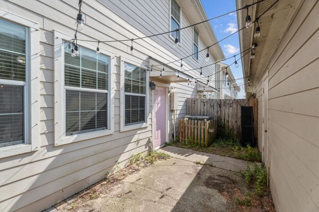 2131 Kemah Village Drive, Kemah, TX 77565