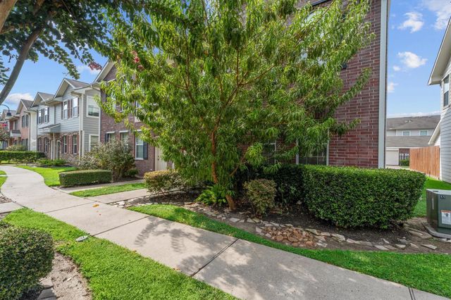 2131 Kemah Village Drive, Kemah, TX 77565