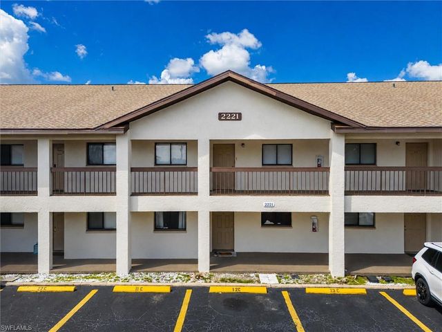 2221 E 5th ST 21, Lehigh Acres, FL 33936