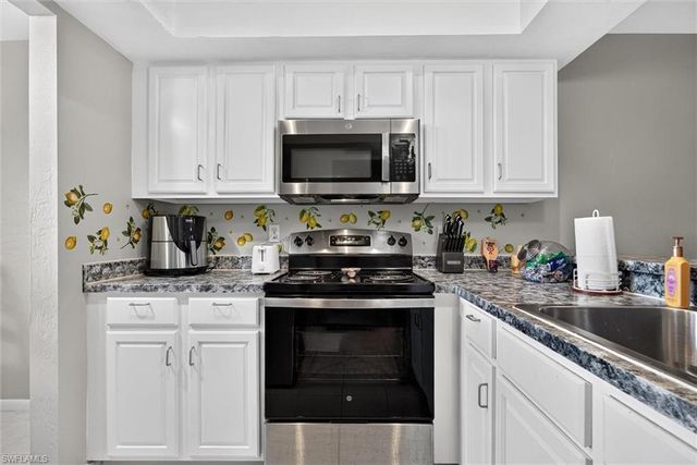 2221 E 5th ST 21, Lehigh Acres, FL 33936