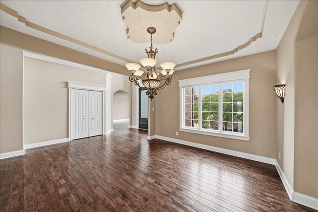 8858 Doubletree Drive S, Crown Point, IN 46307