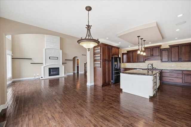 8858 Doubletree Drive S, Crown Point, IN 46307