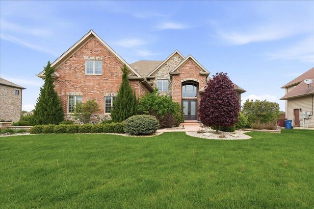8858 Doubletree Drive S, Crown Point, IN 46307