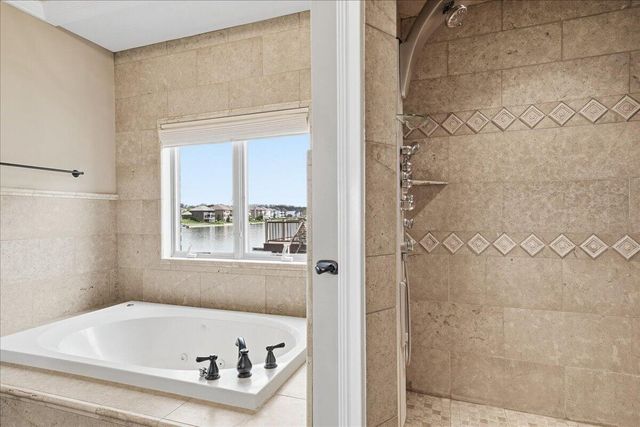 8858 Doubletree Drive S, Crown Point, IN 46307
