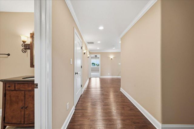 8858 Doubletree Drive S, Crown Point, IN 46307