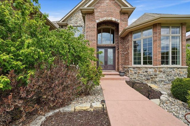 8858 Doubletree Drive S, Crown Point, IN 46307