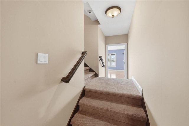 8858 Doubletree Drive S, Crown Point, IN 46307
