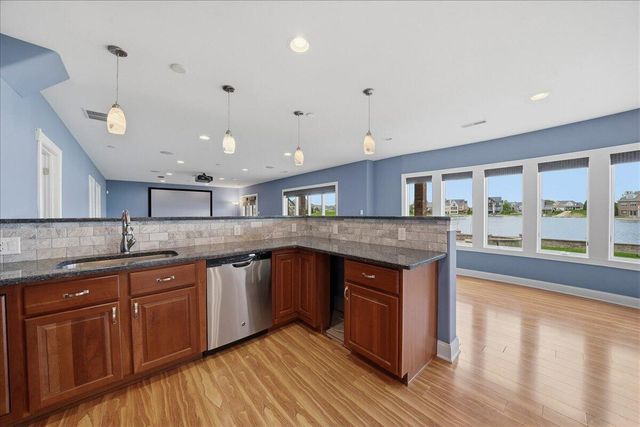 8858 Doubletree Drive S, Crown Point, IN 46307