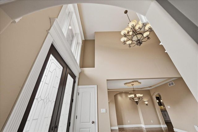 8858 Doubletree Drive S, Crown Point, IN 46307