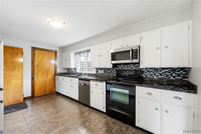 7142 Taylor Road, Boston, NY 14075
