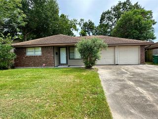 530 Edgebrook Drive, Houston, TX 77034