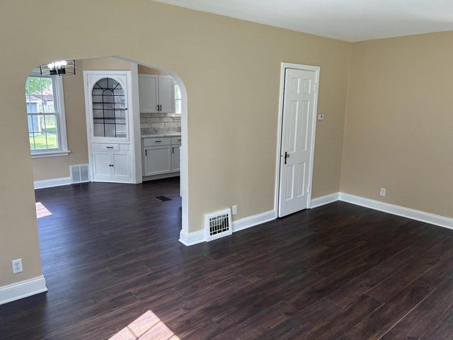 6200 W Locust STREET, Milwaukee, WI 53210