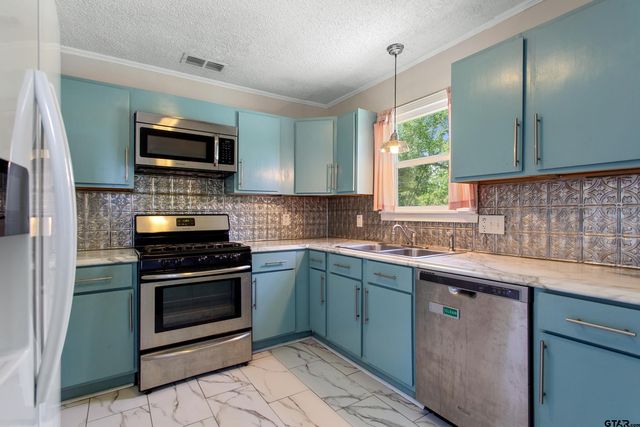 1126 Skyline Street, Tyler, TX 75701