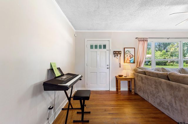 1126 Skyline Street, Tyler, TX 75701