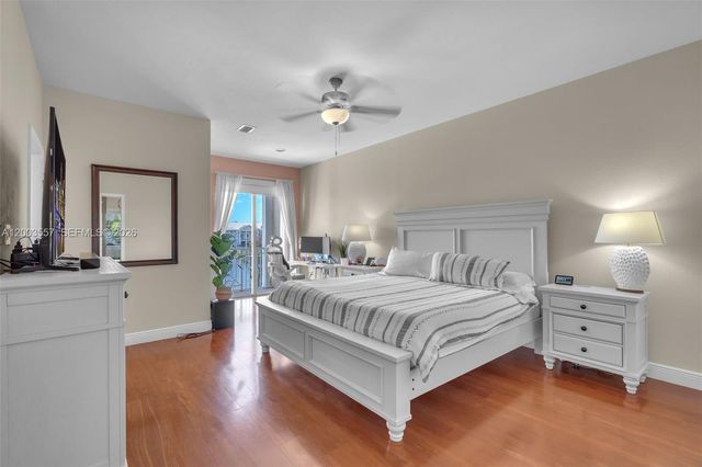 10788 NW 76th Ln, Doral, FL 33178