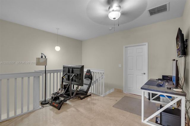 10788 NW 76th Ln, Doral, FL 33178