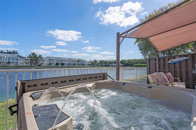 10788 NW 76th Ln, Doral, FL 33178