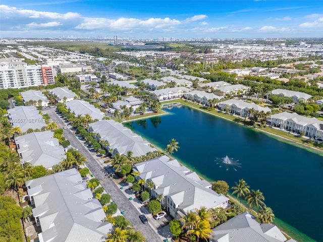 10788 NW 76th Ln, Doral, FL 33178