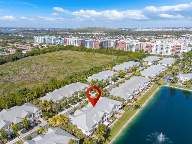 10788 NW 76th Ln, Doral, FL 33178