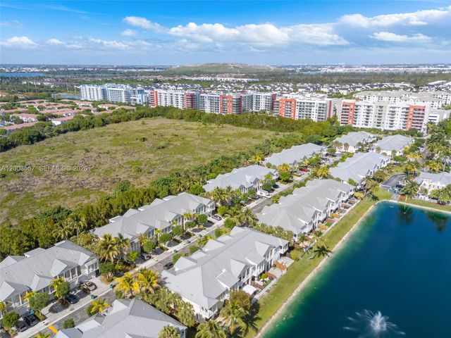10788 NW 76th Ln, Doral, FL 33178
