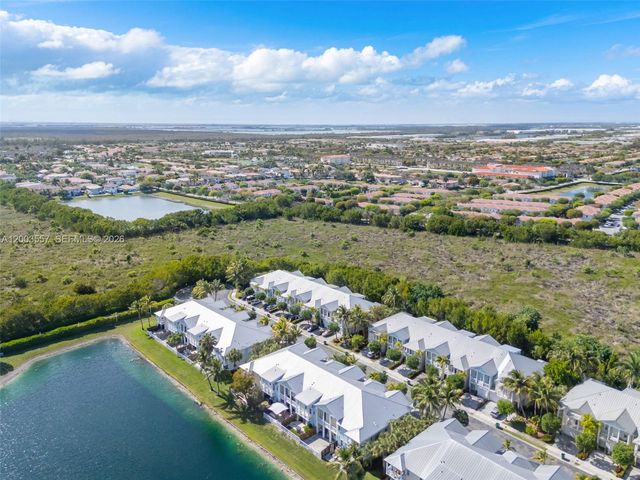 10788 NW 76th Ln, Doral, FL 33178