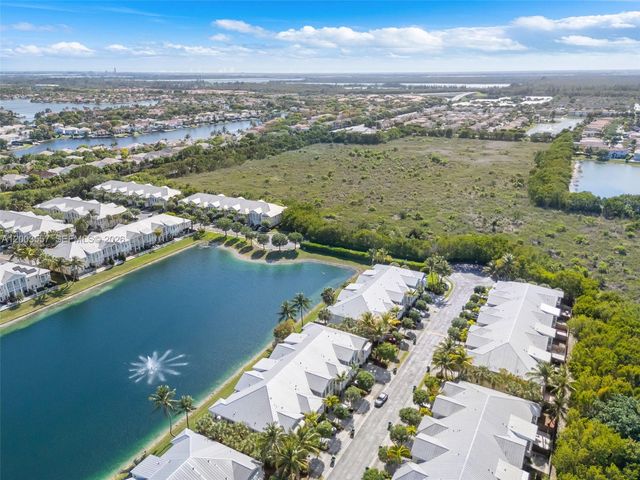 10788 NW 76th Ln, Doral, FL 33178