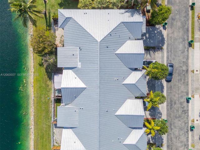 10788 NW 76th Ln, Doral, FL 33178