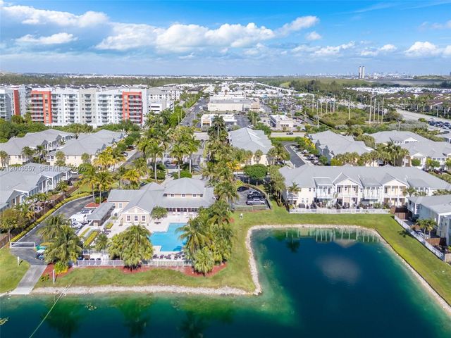 10788 NW 76th Ln, Doral, FL 33178