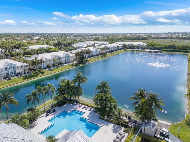 10788 NW 76th Ln, Doral, FL 33178