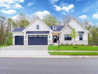 5857 W 136th Avenue, Cedar Lake, IN 46303