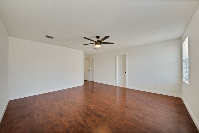 2048 Paducah Lane, Grand Prairie, TX 75052