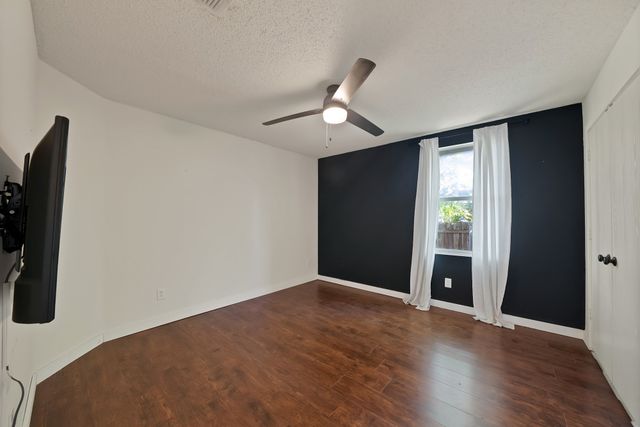 2048 Paducah Lane, Grand Prairie, TX 75052