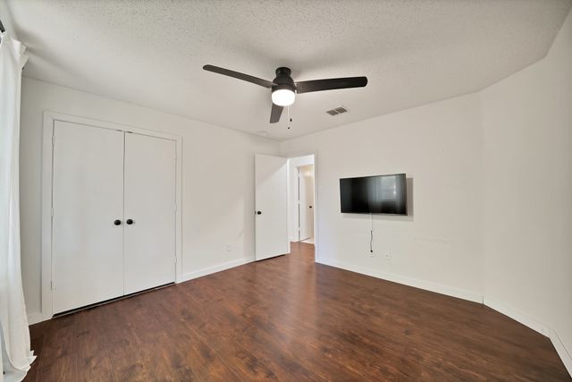 2048 Paducah Lane, Grand Prairie, TX 75052